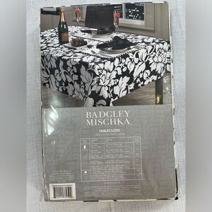 Badgley Mischka Black White Floral Round Table Cloth 70” New